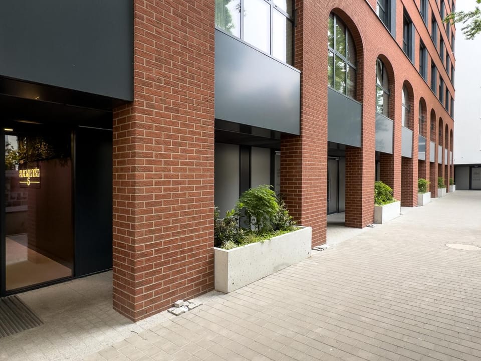 Property building, Facade/entrance