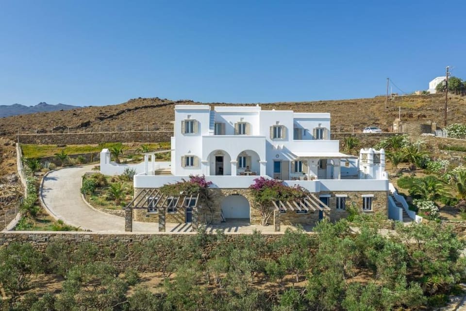 La Chapelle Ouest & Grand suite House in Decentralized Administration of the Aegean