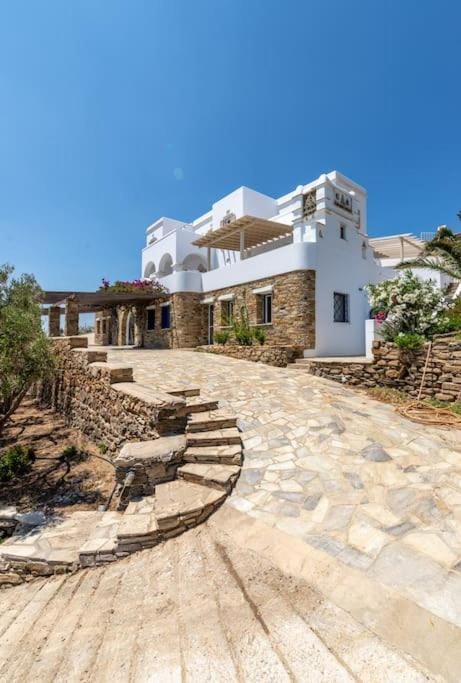 La Chapelle Ouest & Grand suite House in Decentralized Administration of the Aegean