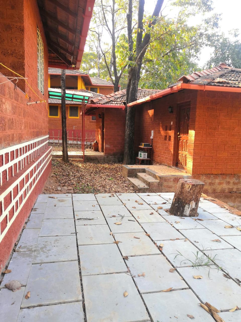 Property building, Patio, Guests