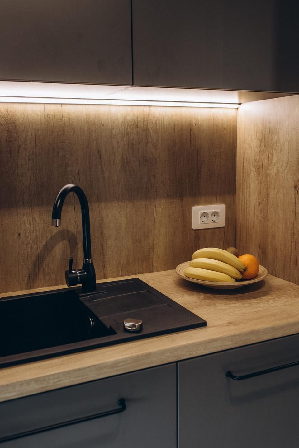 Kitchen or kitchenette, Food and drinks, kitchen