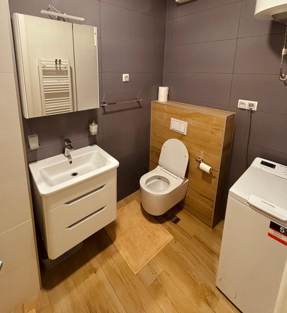 Toilet, Bathroom
