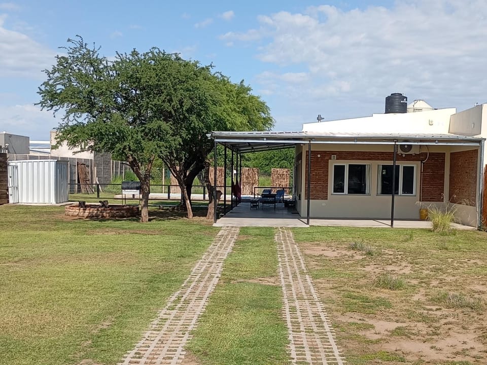 Facade/entrance, Garden