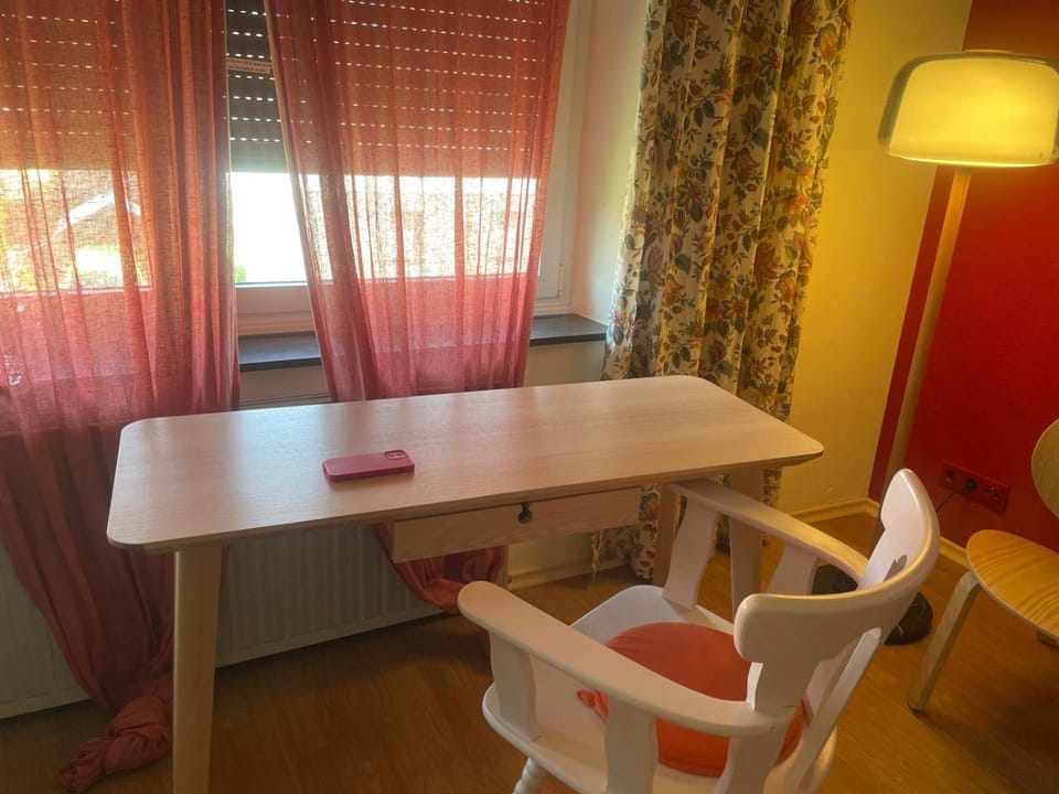 Photo of the whole room, Decorative detail, Seating area