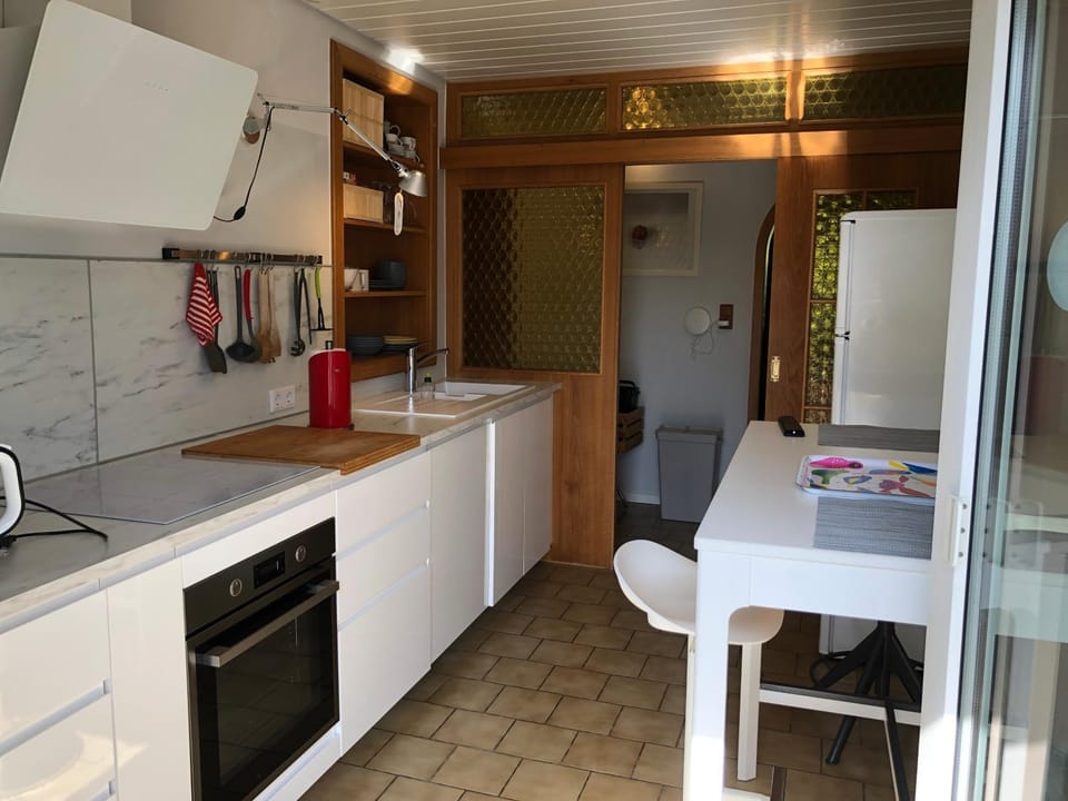 Kitchen or kitchenette, Dining area, dishwasher, pet friendly, stove, kitchen, kitchen