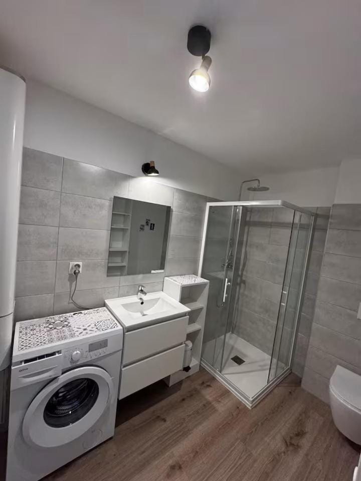 Shower, Bathroom