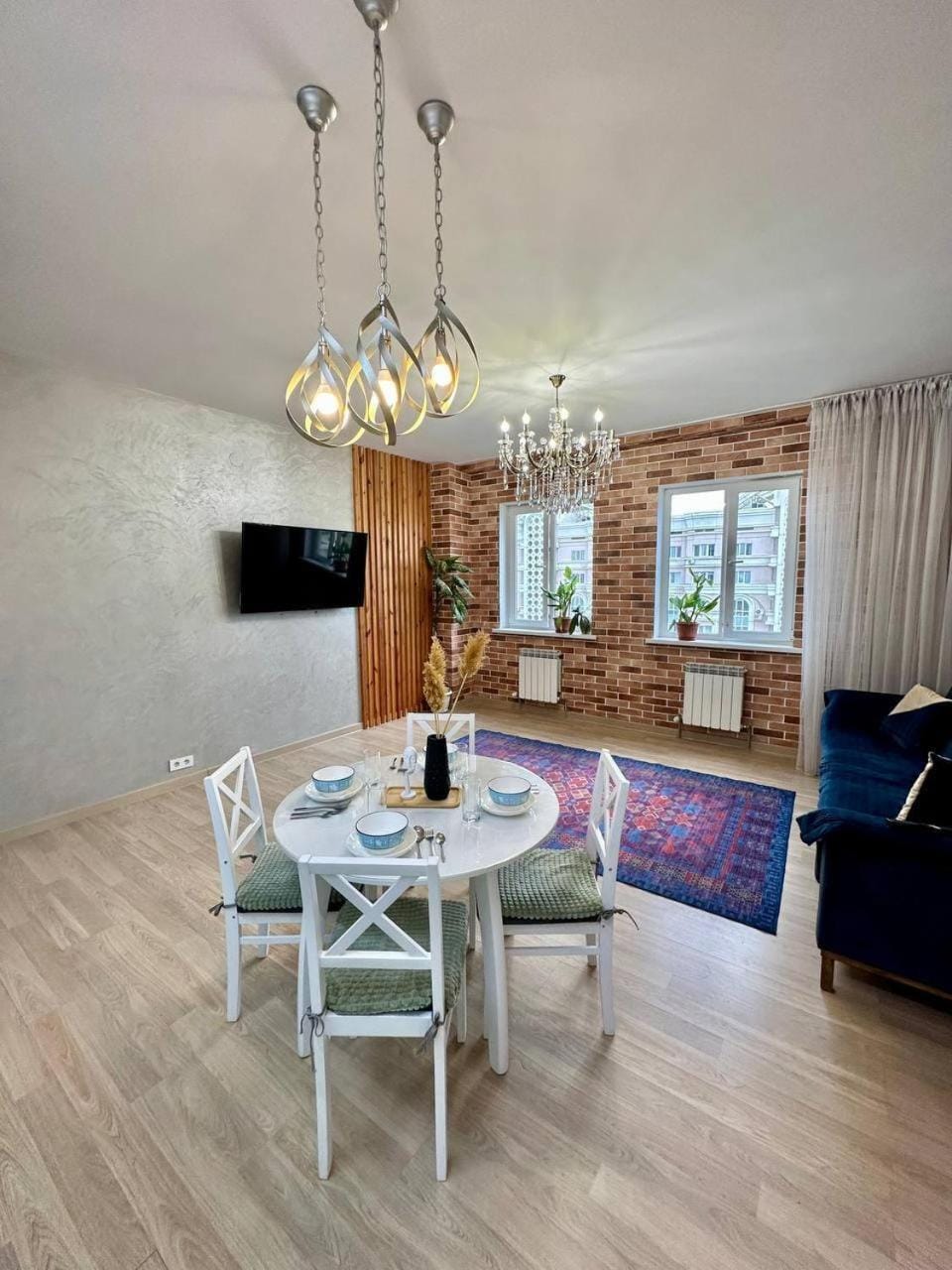 TV and multimedia, Living room, Seating area, Dining area