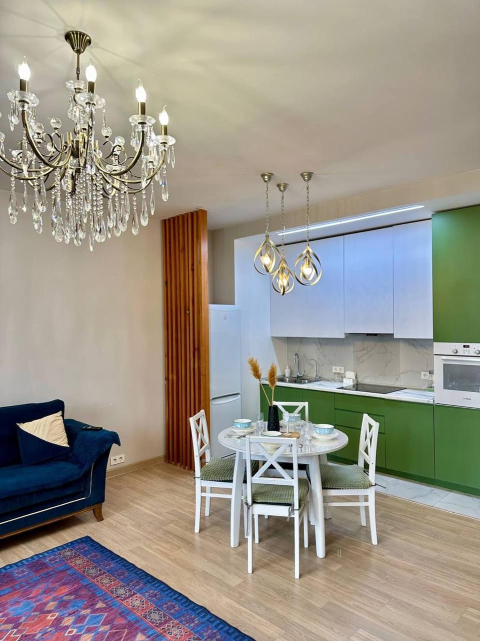 Kitchen or kitchenette, Living room, Seating area, Dining area