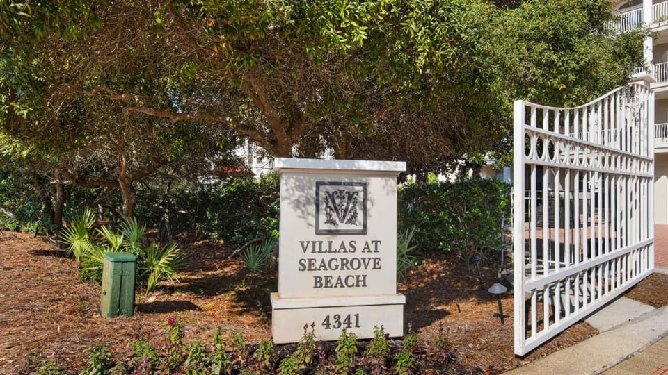 Villas at Seagrove A101 - Sunshine Sabbatical House in South Walton County