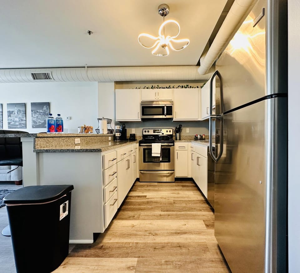 Coffee/tea facilities, dishwasher, internet, oven, toaster, kitchen