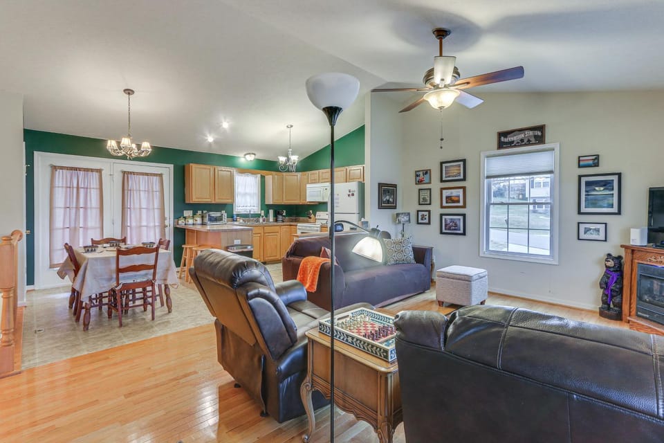 Charming Shenandoah Retreat w/ Deck! House in Shenandoah