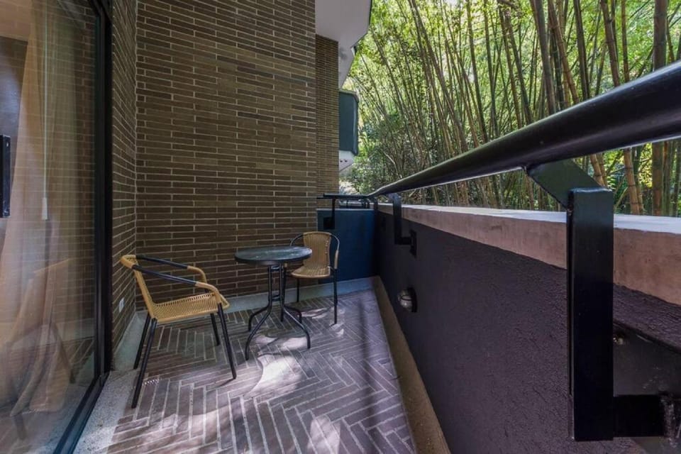 View (from property/room), Balcony/Terrace, Garden view