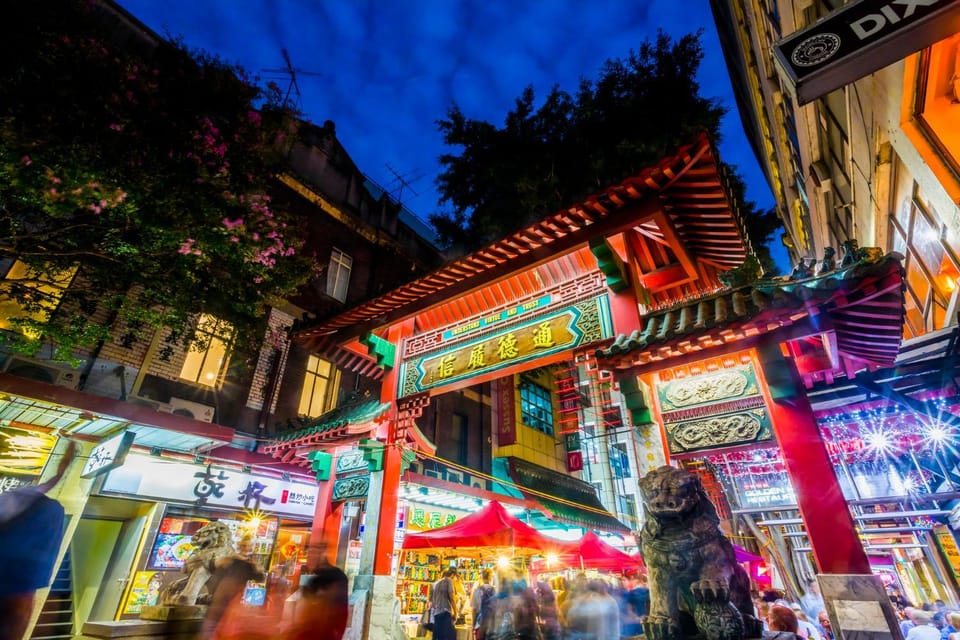 Nearby landmark, Restaurant/places to eat, Shopping Area