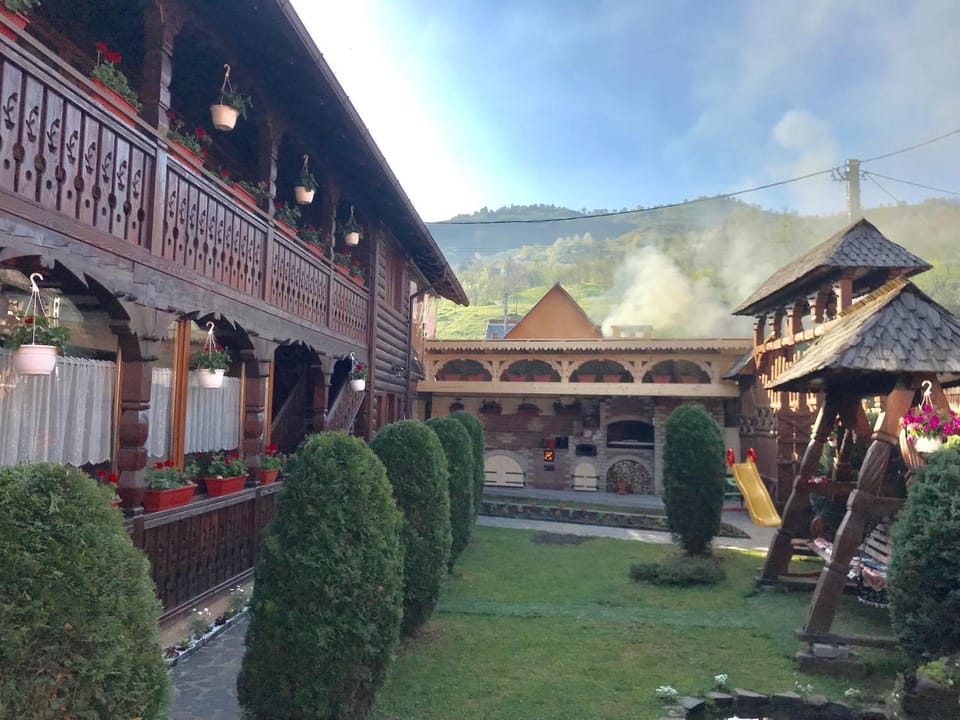 Pensiunea Cretuca Bed and Breakfast in Romania