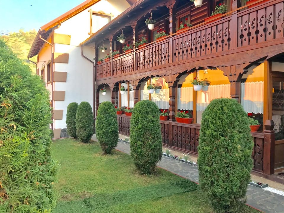 Pensiunea Cretuca Bed and Breakfast in Romania