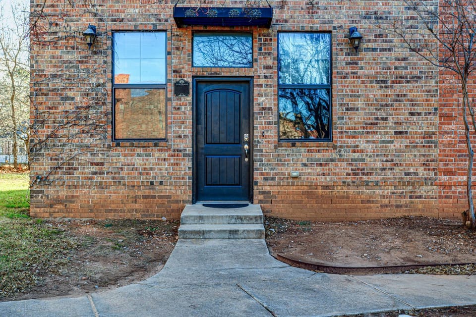 Norman Retreat: 1 Mi to The University of Oklahoma House in Norman