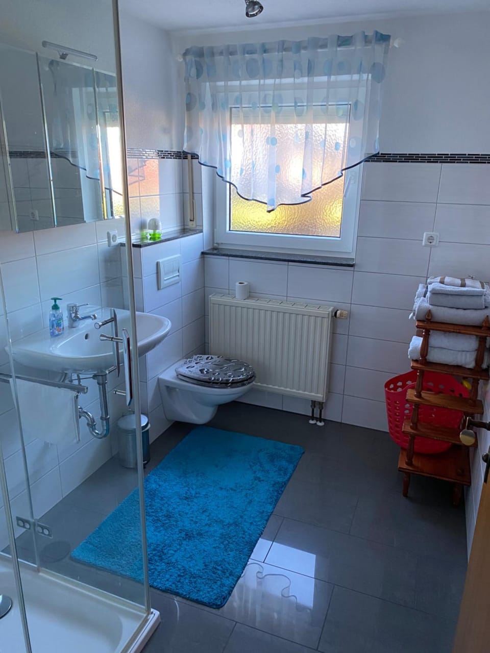 Shower, Toilet, Bathroom