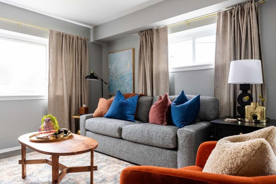 Westlake Elegance - Detroit Unit 3 Apartment in Westlake