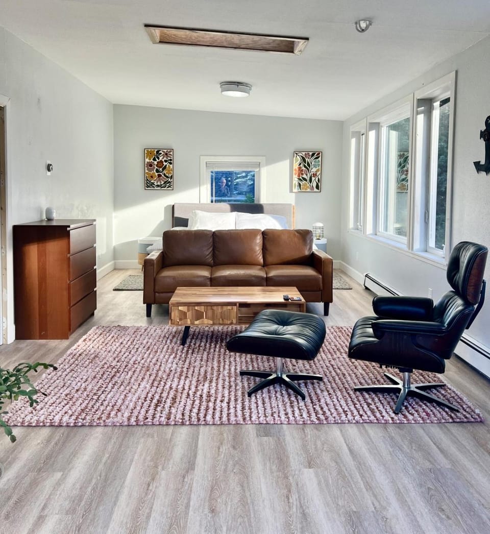 The Spruce Cape Collective - 5 Bed - House with Fireplace House in Alaska