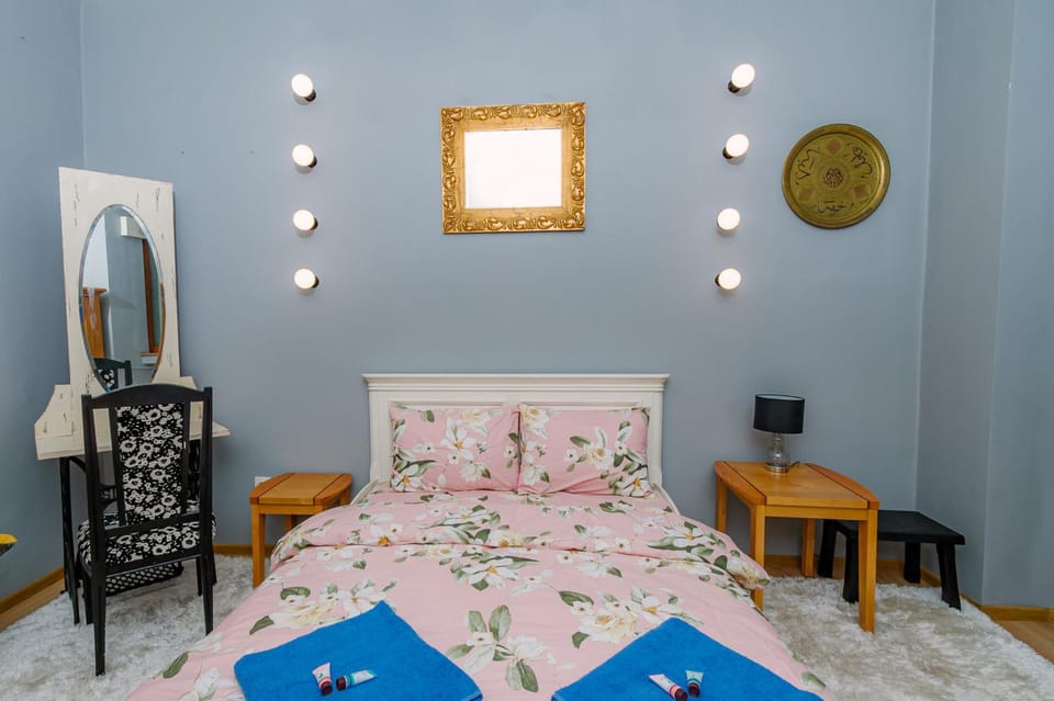 Bed, Decorative detail, Bedroom