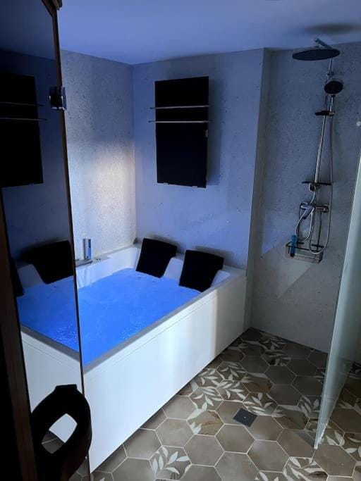 El Gallinero, Loft con sauna y jacuzzi - Housevanlive Apartment in Valencian Community