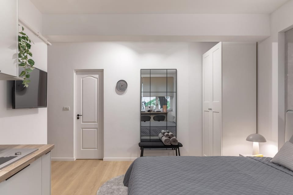 Bedroom, wardrobe