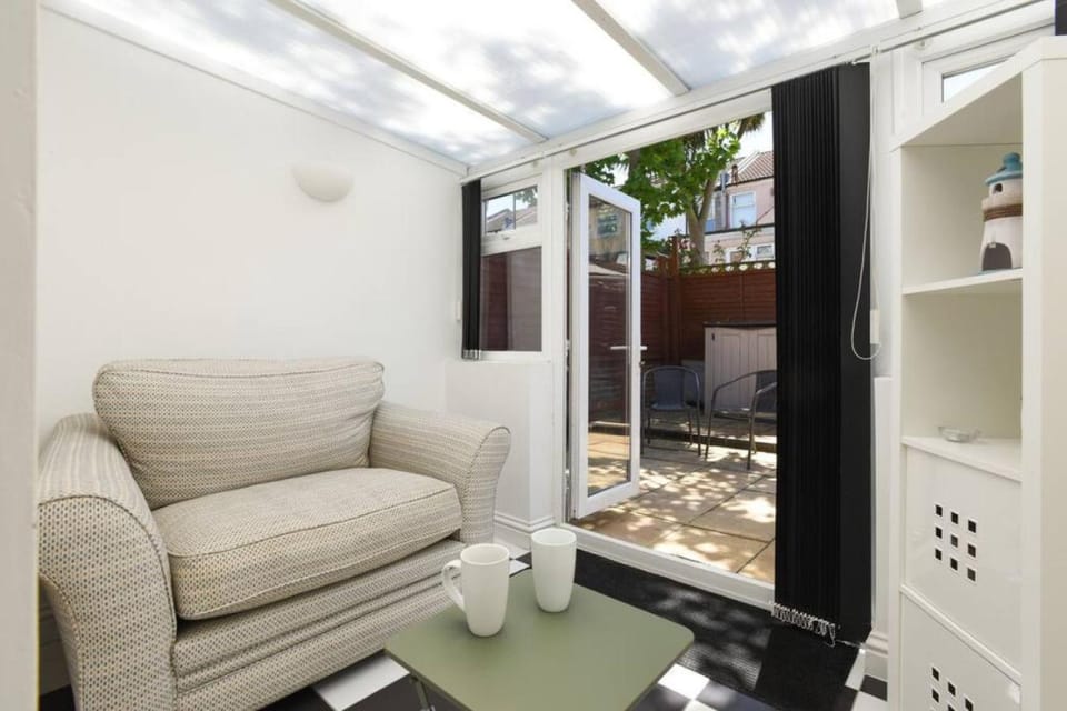 Air Maison - Homely Short Walk to Southsea House in Portsmouth
