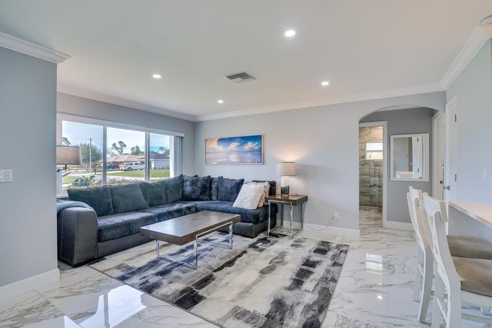 Serene Pine Island Getaway w/ Lanai & Game Room! House in St James City