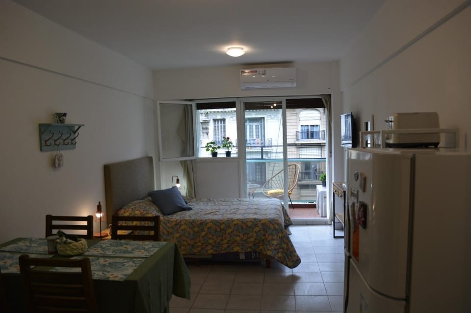Bedroom, City view