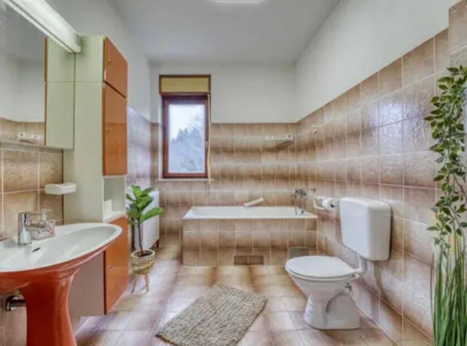 Holiday Home Maklen Gorski kotar with sauna and jacuzzi Chalet in Primorje-Gorski Kotar County
