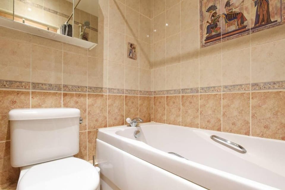 Air Maison - Superb Location! 1 Bedroom Flat with Parking House in Portsmouth