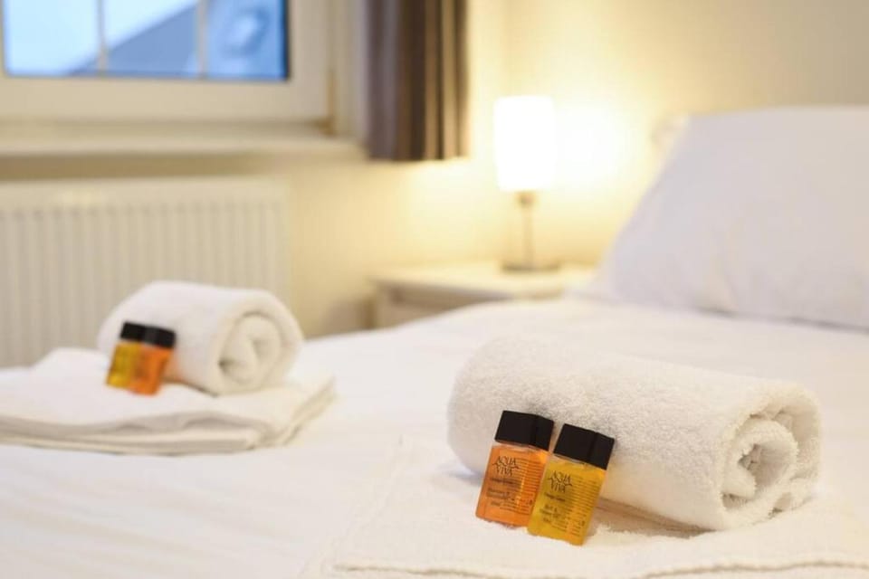 Air Maison - Superb Location! 1 Bedroom Flat with Parking House in Portsmouth