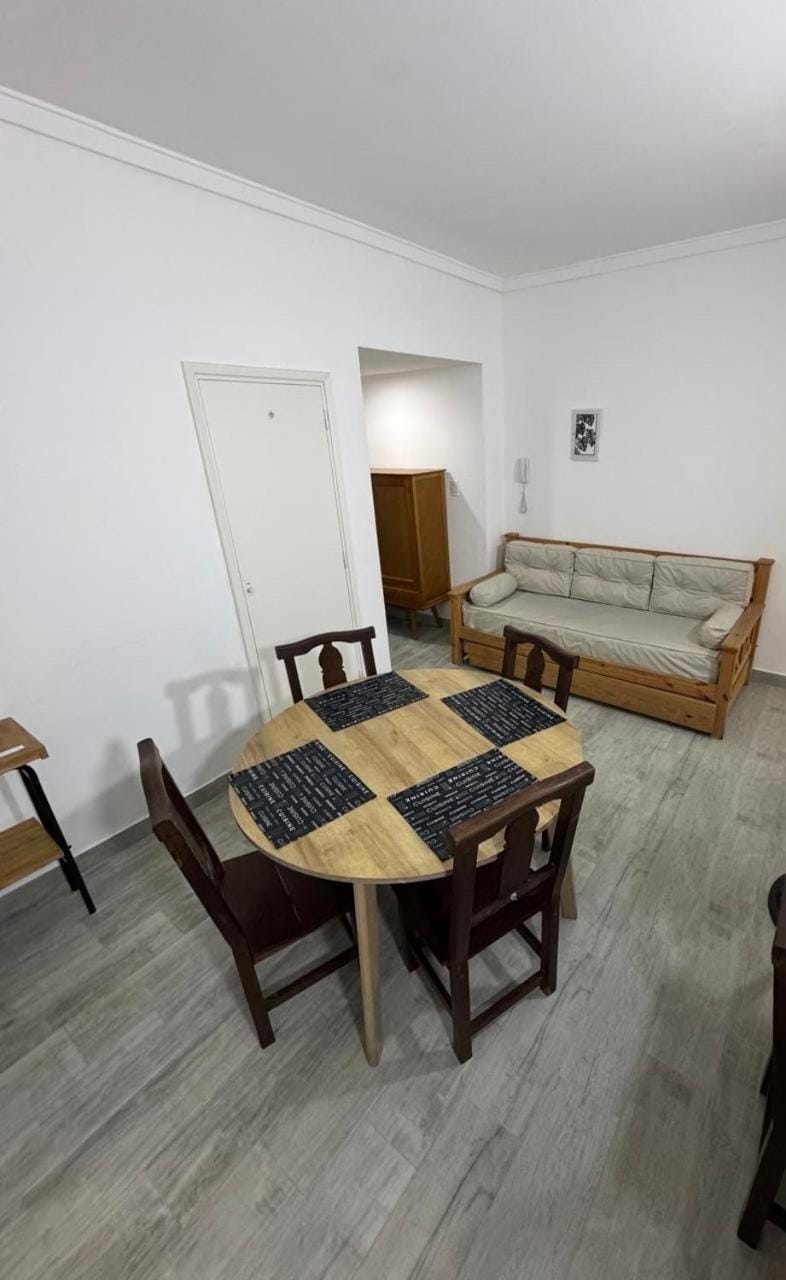 Departamento en la mejor ubicación de Mar del Plata a 50 metros del mar en zona Guemes y a dos cuadras del casino del mar ! Apartment in Mar del Plata