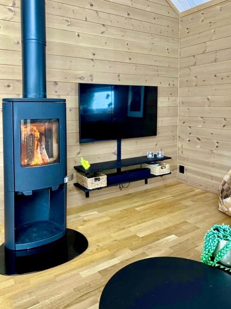 Cozy cabin on Sjusjølia by the trail network sauna Cabin in Innlandet