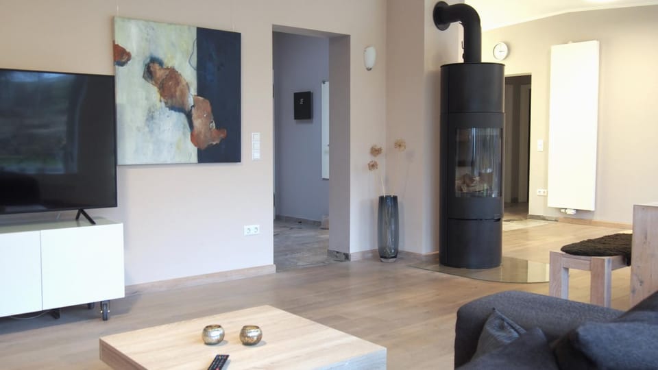 TV and multimedia, Living room, flat iron