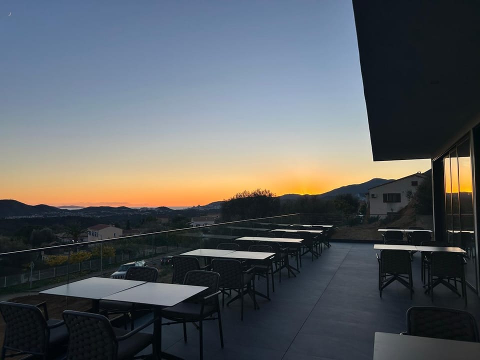 Restaurant/places to eat, Sunset