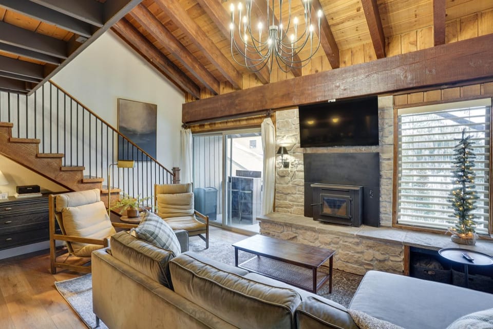 Mountain-View Condo in Brian Head w/ Private Sauna House in Brian Head