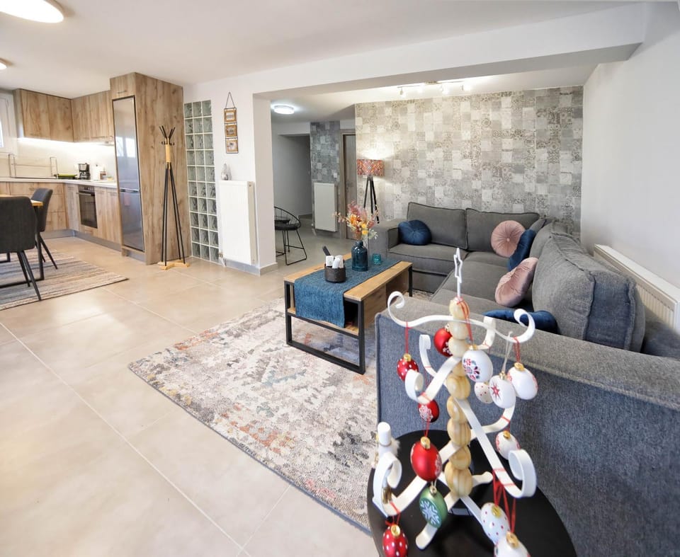 Kitchen or kitchenette, Living room