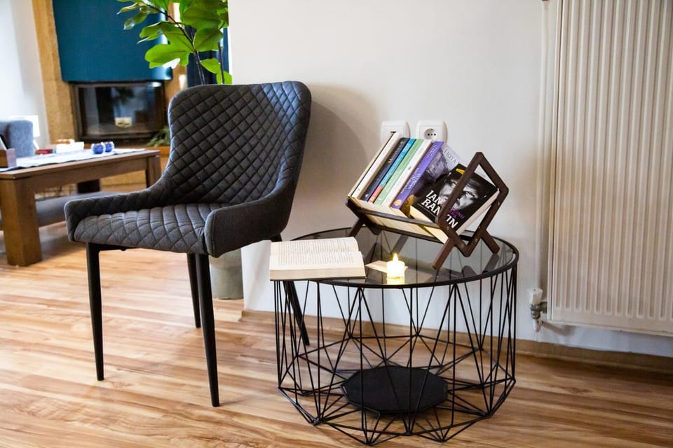 Living room, Decorative detail, Seating area