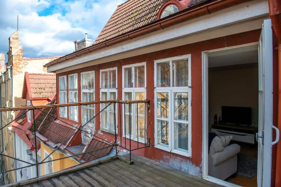 TOP FLOOR APARTMENT with TWO BALCONIES in the OLD TOWN Apartment in Tallinn