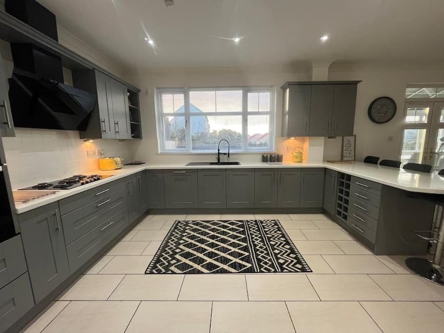 Kitchen or kitchenette, Kitchen or kitchenette