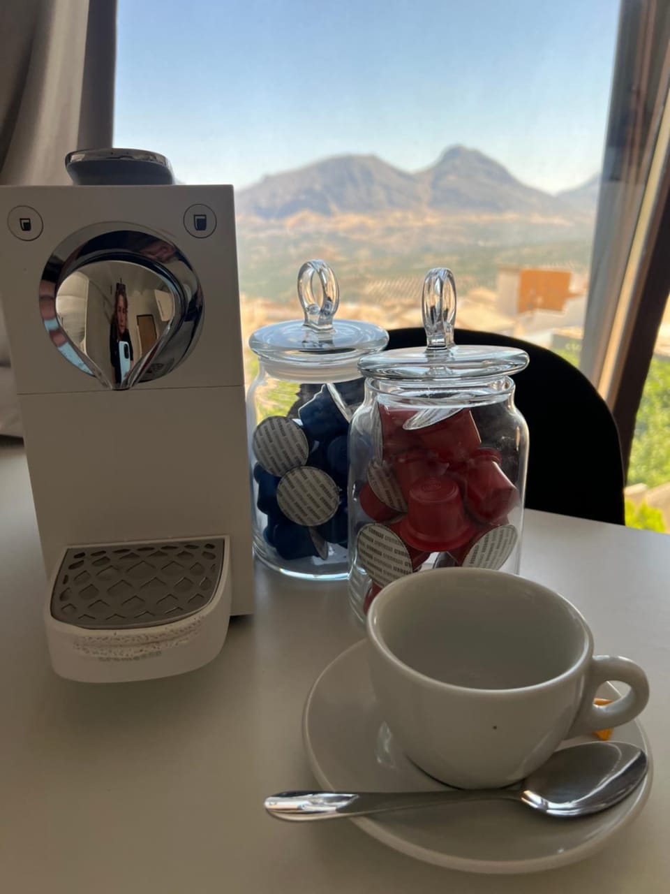 Kitchen or kitchenette, Breakfast