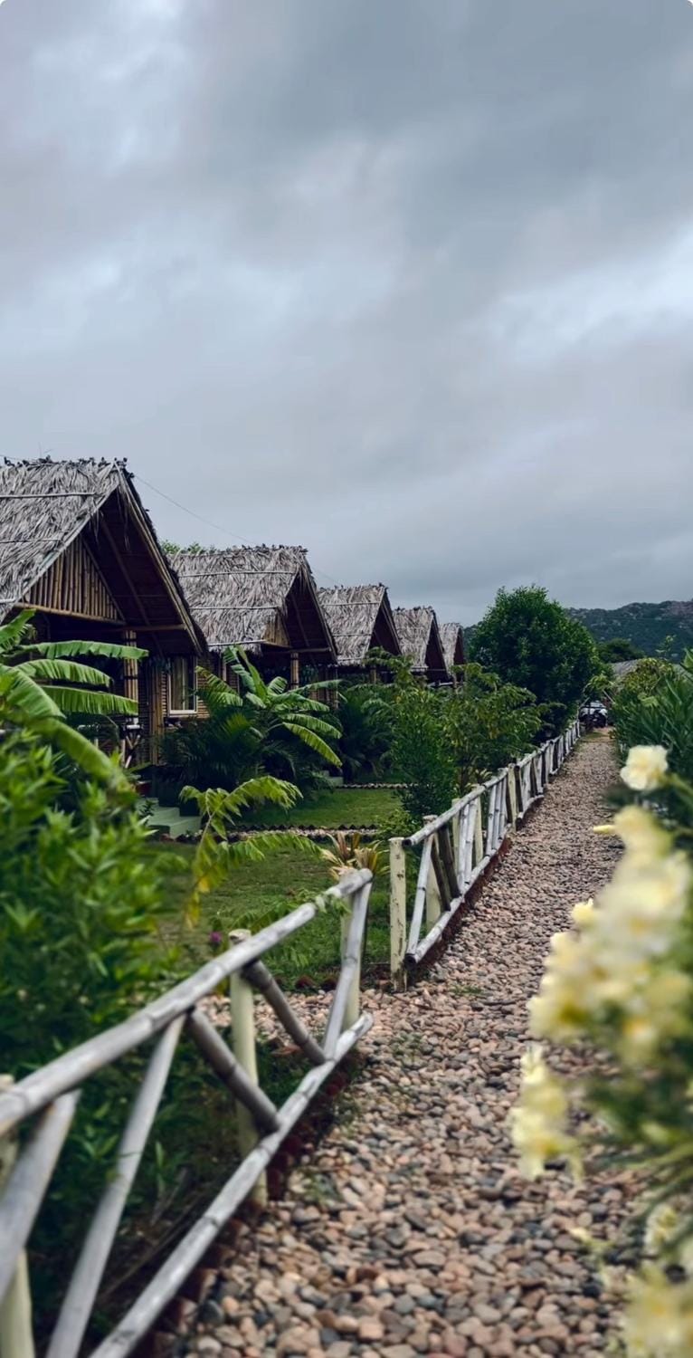 Mowgli's Cafe Hampi & Guest House Bed and Breakfast in Karnataka
