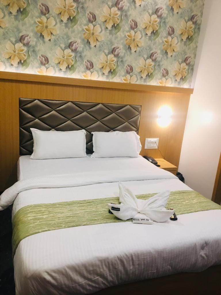 AR By Glitz Hotels Hotel in Thane