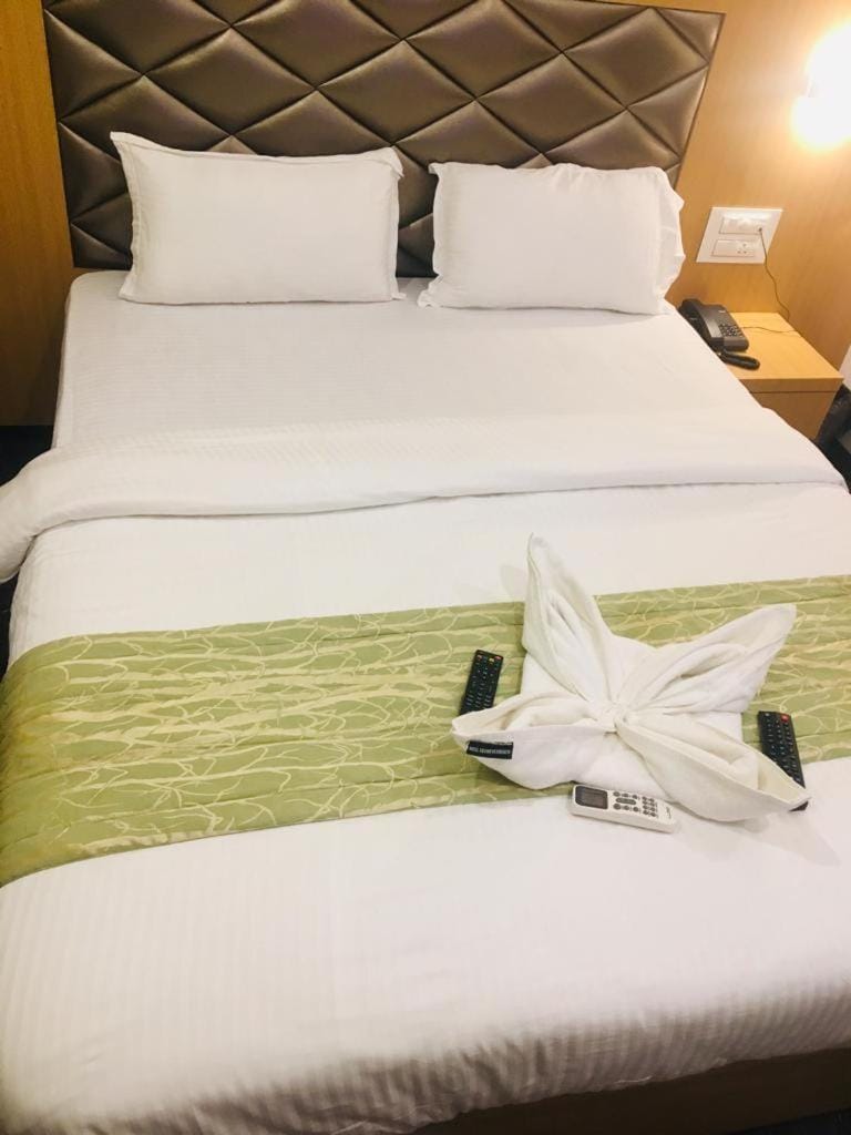 AR By Glitz Hotels Hotel in Thane