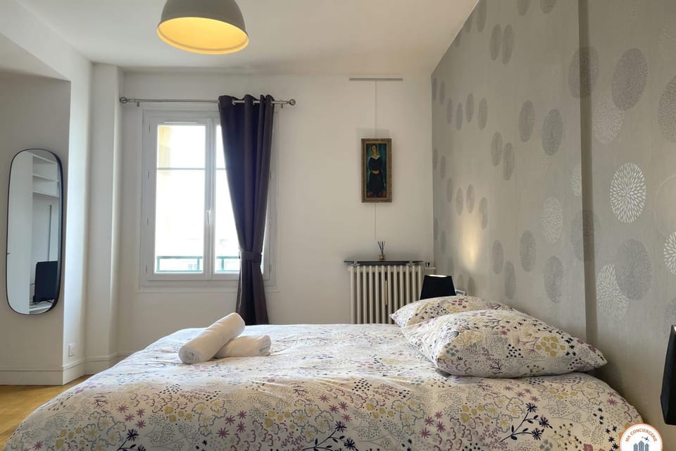 Bed, Photo of the whole room, Bedroom, wardrobe