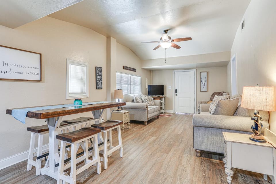 about 3 Mi to Lake Texoma Kingston Family Retreat House in Lake Texoma