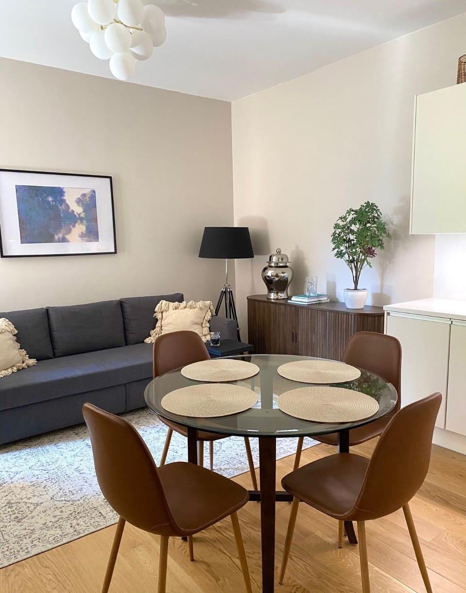 Living room, Photo of the whole room, Seating area