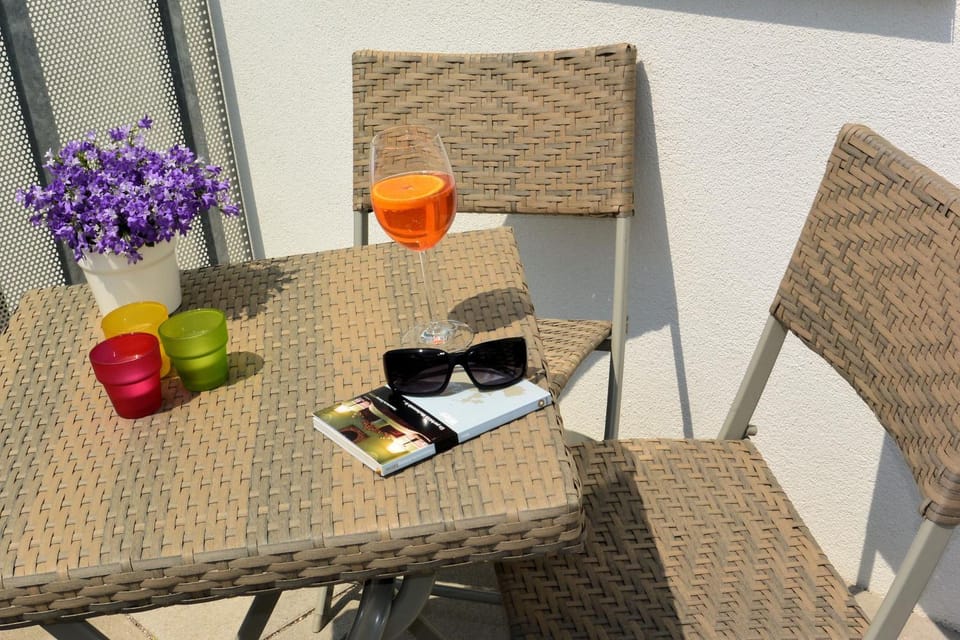 Balcony/Terrace, Seating area, Drinks