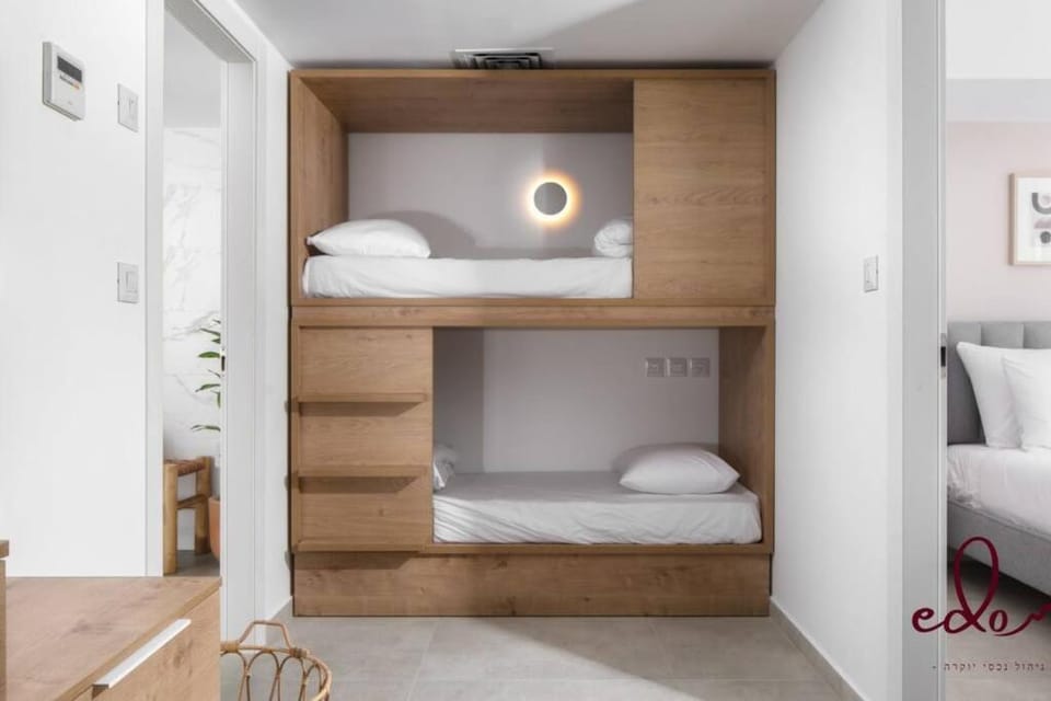 bunk bed